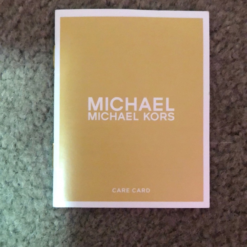 Michael Kors Crossbody 💕💕 - Picture 2 of 3